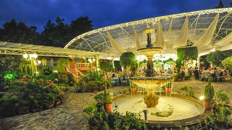 Blue Gardens .